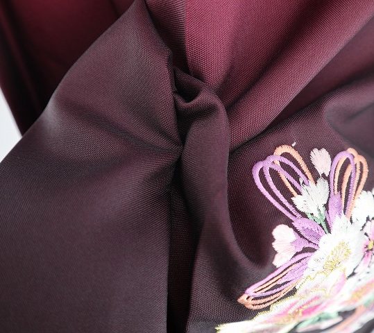 卒業式袴単品レンタル　濃いピンク×濃紫ぼかしに花とリボン刺繍[身長148-152cm]No.769